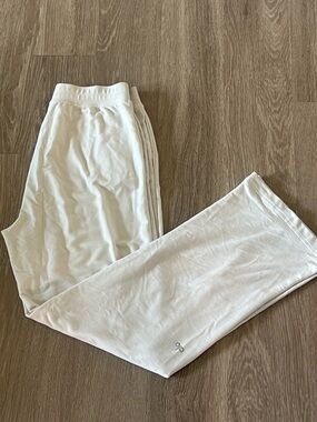ALO Yoga White Lounge Pants - Lightweight Relaxed Fit